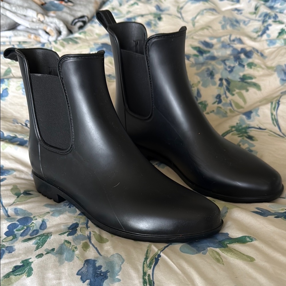 Black Ankle Rain Boots (9)